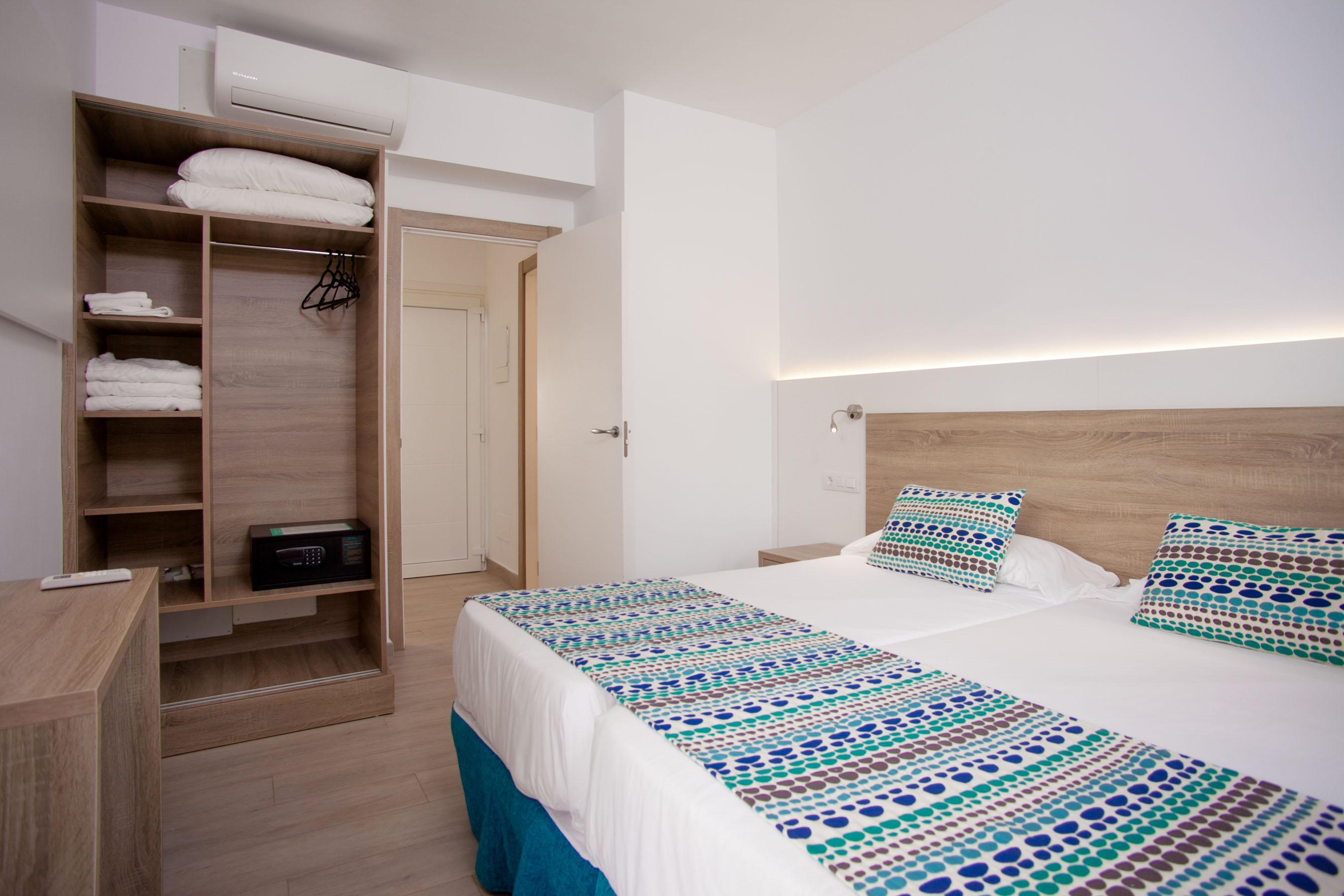 Globales Costa De La Calma Aparthotel Santa Ponsa Exterior photo